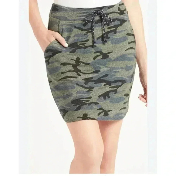 Sundry Camouflage Skirt Size 1/Size Small Casual Athleisure Camo - Picture 1 of 6